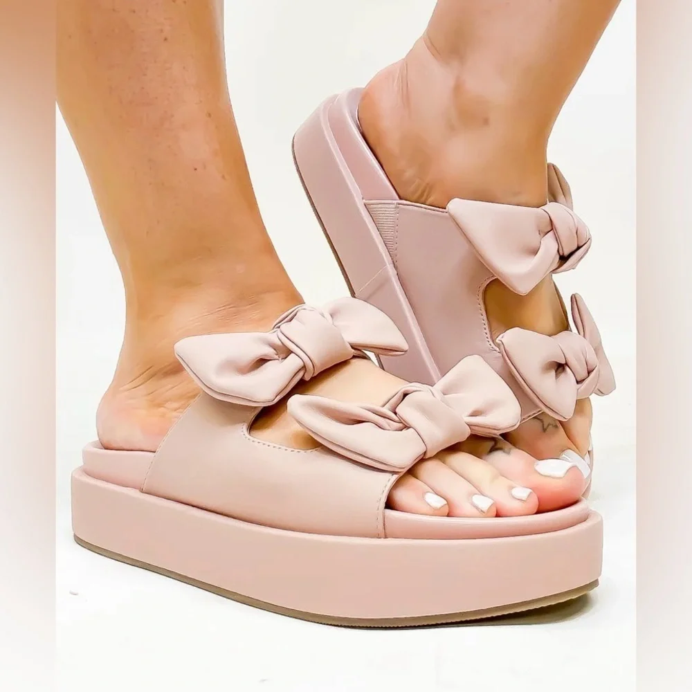 NWB Women's Beige Bow Slip-On Sandals